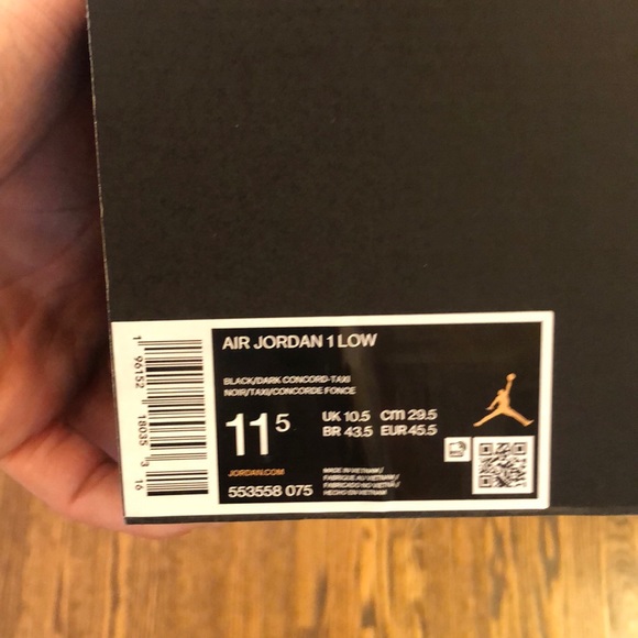 Air Jordan 1 Lows Black/Dark Concord/ Taxi size 11.5 men. In mint condition - Picture 8 of 8